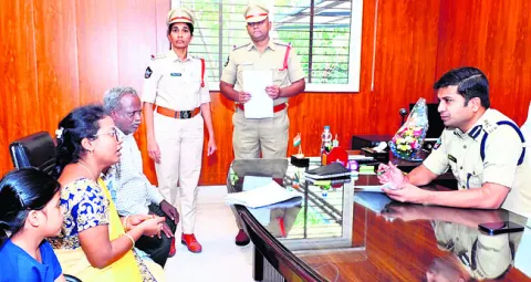 స్టాఫ్‌నర్సు ఉద్యోగం ఇప్పిస్తానని మోసం