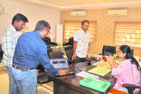 సిబ్బంది ర్యాండమైజేషన్‌ పూర్తి