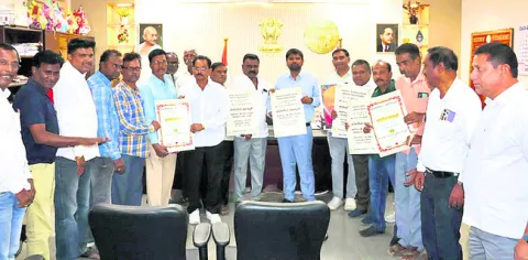 పోస్టర్‌ ఆవిష్కరణ
