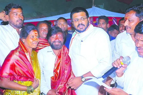 గ్రామాలు ప్రగతి బాట పట్టాలి