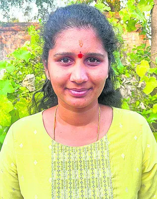 అమెరికా నుంచి వచ్చి ఓటేసిన మామ.. ఒక్క ఓటు తేడాతో గెలిచి