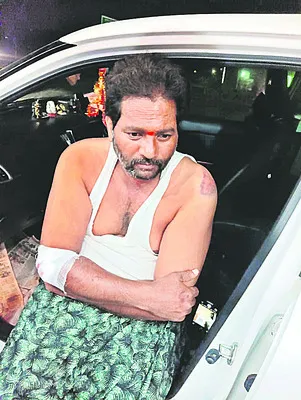 వైఎస్సార్‌ సీపీ వర్గీయులపై టీడీపీ నాయకుల దాడి 