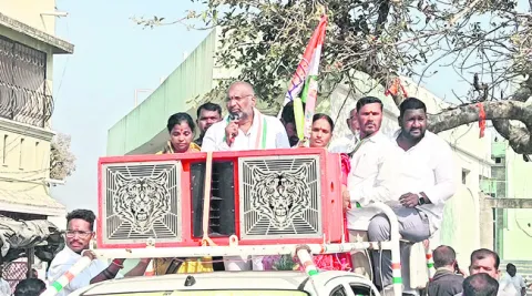 మంత్రికి సవాల్‌గా సం‘గ్రామం’ 