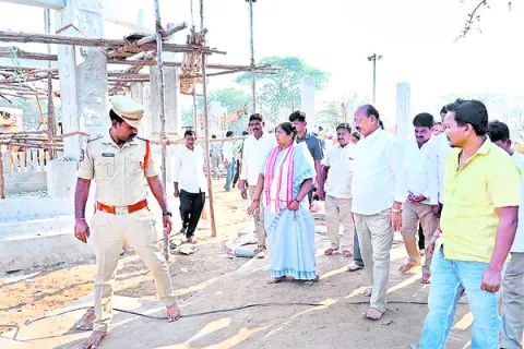గడువులోగా పనులు పూర్తిచేయాలి