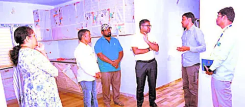 వీ హబ్‌ పనులు పూర్తిచేయండి
