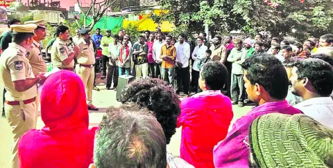 స్వేచ్ఛగా ఓటు వేయాలి 