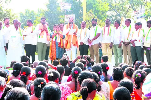 కాంగ్రెస్‌తోనే అభివృద్ధి సాధ్యం 