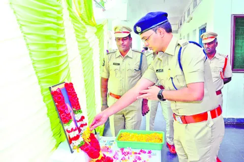 అమరజీవి ఆశయాలను స్ఫూర్తిగా తీసుకోవాలి