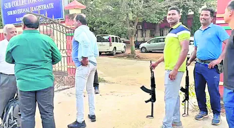 ఎన్‌కౌంటర్లపై విచారణకు వెళ్లకుండా అడ్డుకున్నారు 