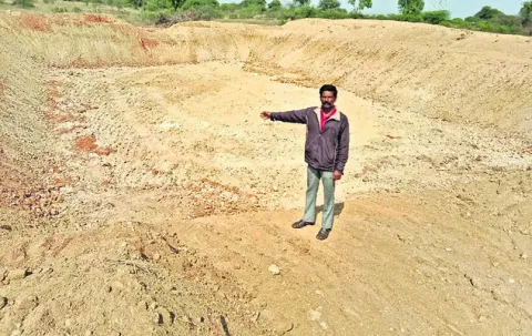 అక్రమార్కులకు అధికారుల అండ!