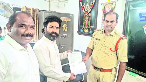 వైఎస్సార్‌సీపీ రాష్ట్ర మీడియా ఫ్యానలిస్టుకు నోటీసు 