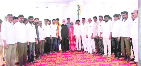 అభివృద్ధిలో కలిసి సాగండి 