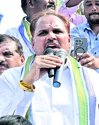 పేదలకు వైద్యం.. విద్యార్థులకు వైద్యవిద్య ఉచితంగా అందాల్