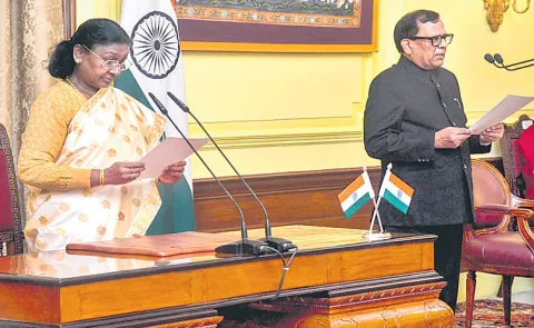 Former IAS Officer Raj Kumar Goyal Takes Charge as CIC