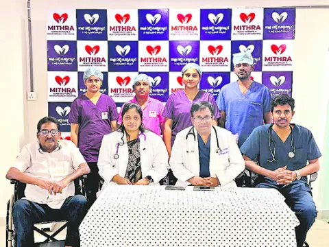 ఒకే రోజు ఇద్దరికి అరుదైన గుండె శస్త్ర చికిత్సలు  
