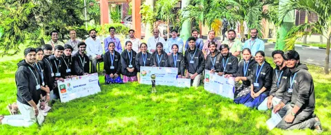 హ్యాకథాన్‌ పోటీల్లో ఎస్‌ఆర్‌కేఆర్‌ విజయకేతనం 