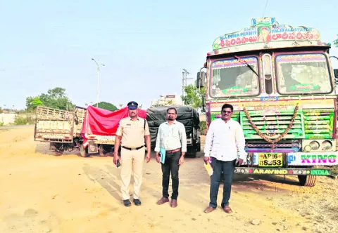 154 క్వింటాళ్ల రేషన్‌ బియ్యం సీజ్‌ 
