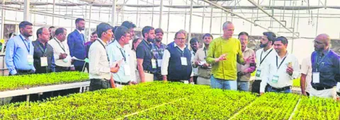 అధికారుల బృందం సీఓఈ సందర్శన 