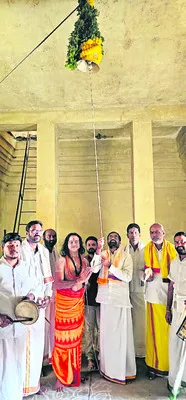 సింహగిరిపై మోగిన నెలగంట 