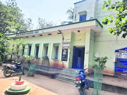 రెండు నెలల్లో ముగ్గురు సస్పెన్షన్‌