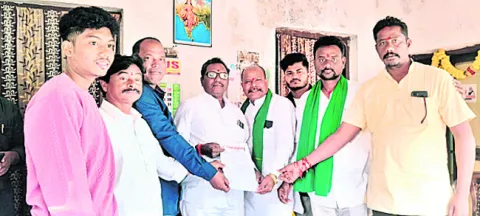 ఎస్టీ కమిషన్‌ చైర్మన్‌ దృష్టికి గిరిజనుల సమస్యలు 