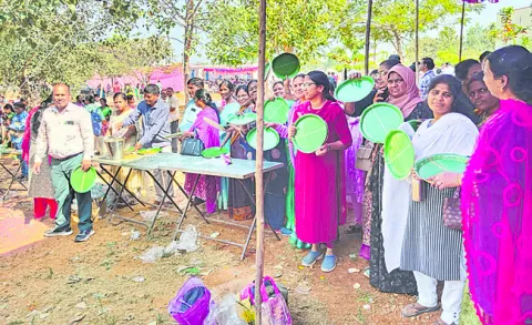 అరకొర భోజనాలు