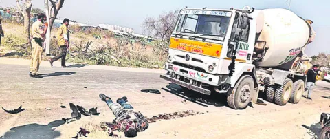 ఓటు వేయడానికి వెళ్తూ అనంతలోకాలకు..