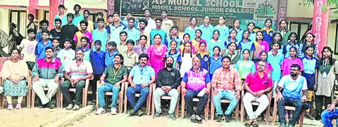 రాష్ట్రస్థాయి బాల్‌ బ్యాడ్మింటన్‌ పోటీలకు ఎంపికలు