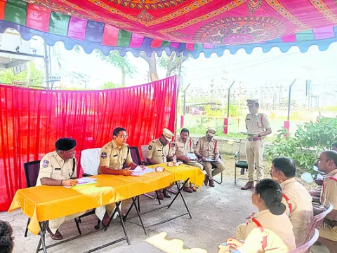 ఎన్నికల విధుల్లో నిర్లక్ష్యం వద్దు