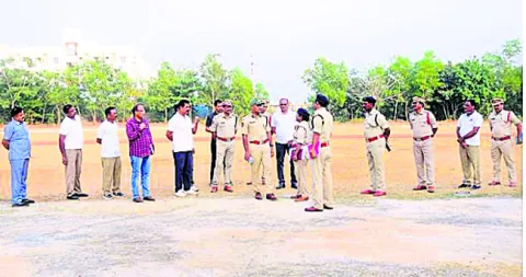 డీపీటీసీని తనిఖీచేసిన విశాఖ రేంజ్‌ డీఐజీ 