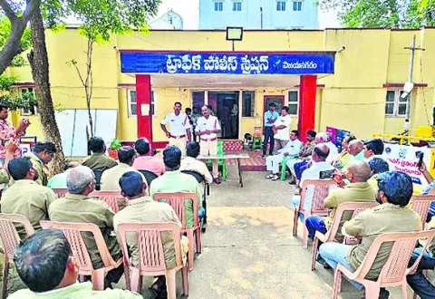 ఆటోలకు సీరియల్‌ నంబర్లు కేటాయిస్తాం