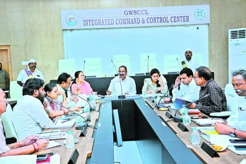 విలీన గ్రామాలపై దృష్టి  సారించండి
