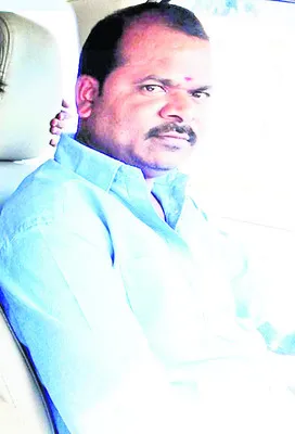 రోడ్డు ప్రమాదంలో  వ్యక్తి మృతి  
