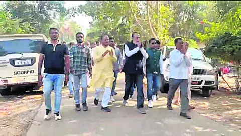 గ్రామాల్లో బీజేడీ ఫ్యాక్ట్‌ ఫైండింగ్‌ టీమ్‌ పర్యటన 