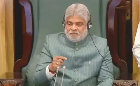 Speaker will make a decision on the defector Telangana MLAs today