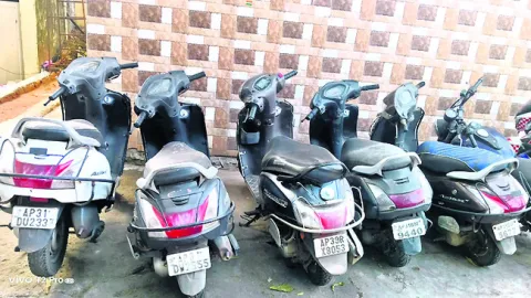 ద్విచక్ర వాహనాల చోరీ కేసు.. నిందితుల్లో ముగ్గురు మైనర్ల