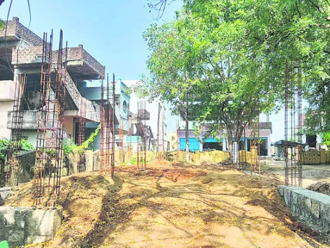 పునాదులు దాటని గ్రంథాలయ భవనం