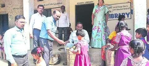 సామర్థ్యాలకు అనుగుణంగా విద్యాబోధన: డీఈఓ 