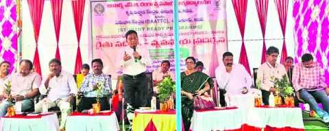 విద్యార్థి దశ నుంచే వ్యవసాయంపై అవగాహన అవసరం 