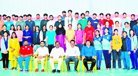 బ్యాడ్మింటన్‌ జట్ల ఎంపిక 