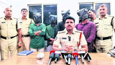 ఘర్షణ ఆపడానికి వెళ్లిన వ్యక్తిపై హత్యాయత్నం 