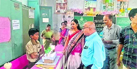 విద్యార్థులు శాస్త్రవేత్తలుగా ఎదగాలి 