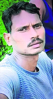 ప్రైవేటు బస్సు ఢీకొని వ్యక్తి మృతి