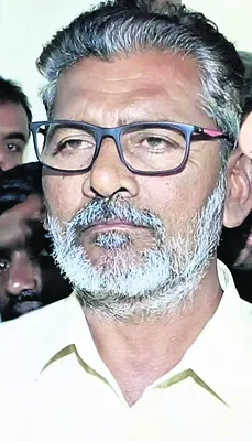 రైలు ఢీకొని వ్యక్తి మృతి 
