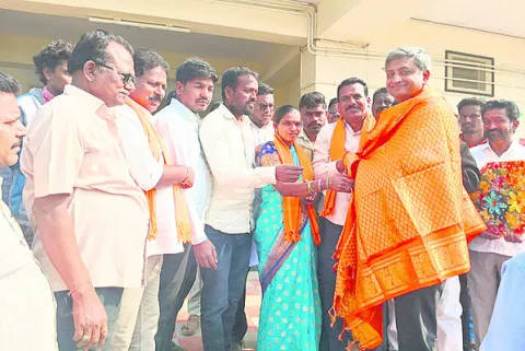 సిర్పూర్‌(టి) రైల్వేస్టేషన్‌ తనిఖీ
