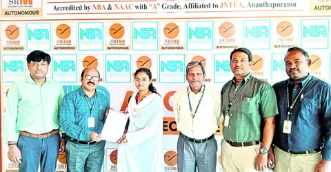 రిపబ్లిక్‌ డే పరేడ్‌కు  ఎస్‌ఆర్‌ఐటీ విద్యార్థి 