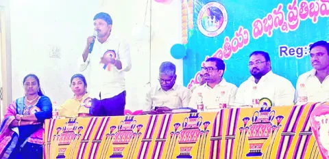 దివ్యాంగుల పింఛన్లు తొలగిస్తే ఉద్యమం