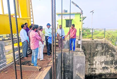 జలాశయాన్ని పరిశీలించిన నిపుణుల కమిటీ 