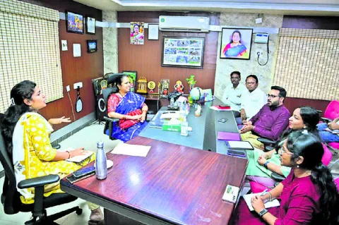 చిన్నారుల్లో సృజనాత్మకత పెంపొందించాలి