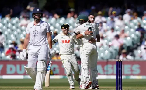Ashes third Test: England trail Australia by 158 runs7